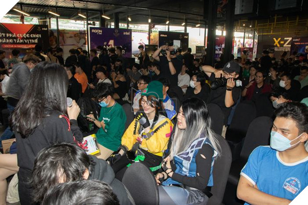 Ngập tràn quà tặng tại sự kiện Chung kết tổng Đấu trường Máy tính 2022 8