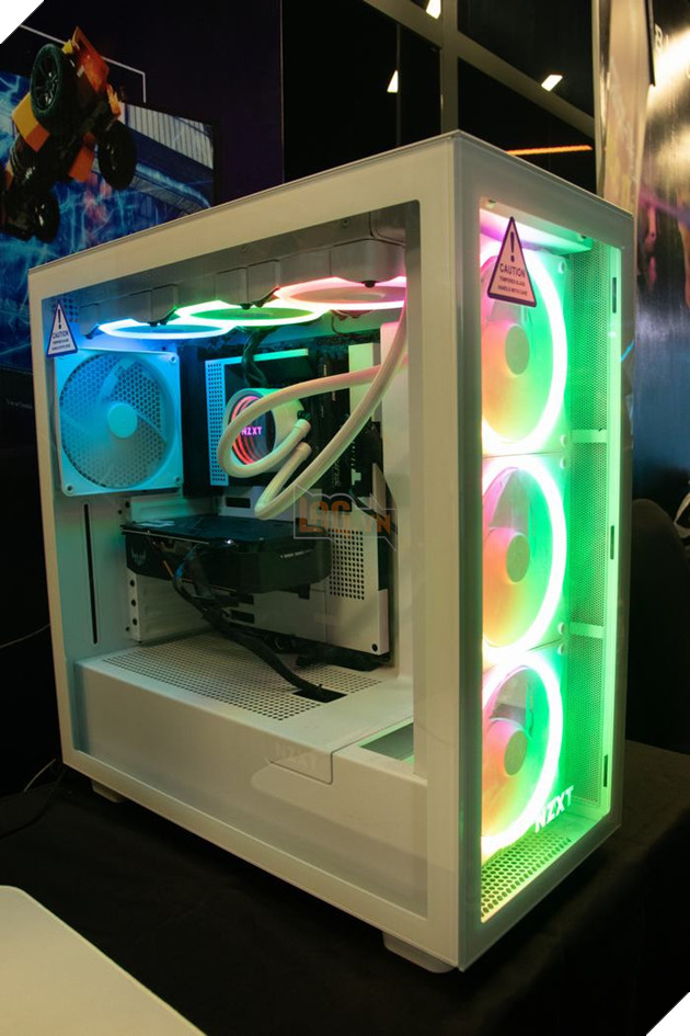 Ngập tràn quà tặng tại sự kiện Chung kết tổng Đấu trường Máy tính 2022 3