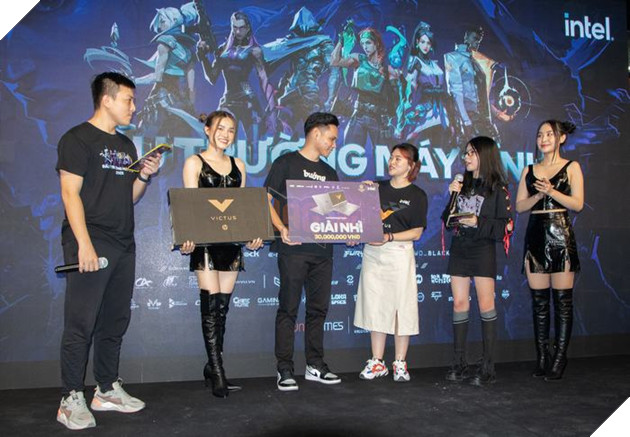 Ngập tràn quà tặng tại sự kiện Chung kết tổng Đấu trường Máy tính 2022 18