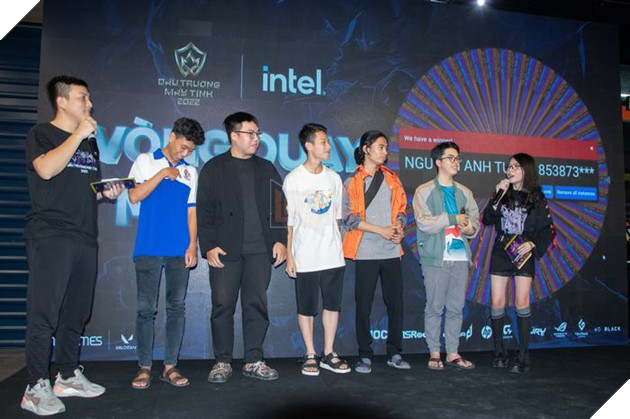 Ngập tràn quà tặng tại sự kiện Chung kết tổng Đấu trường Máy tính 2022 13