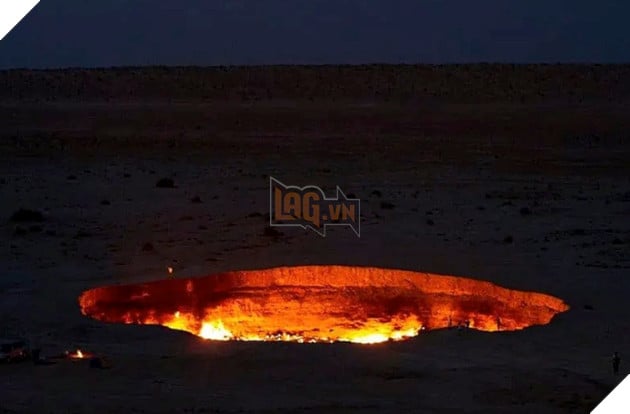 Bí mật về "Cổng địa ngục", miệng núi lửa hơn 50 năm không bao giờ ngừng cháy