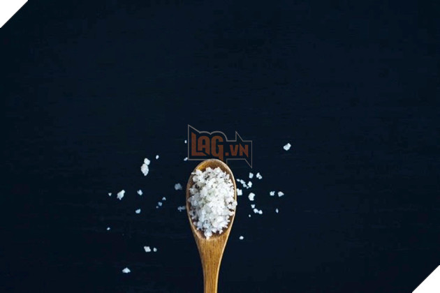 Nhằm cải thiện khả năng làm mát CPU, một TikToker đã trộn muối vào keo tản nhiệt chipset