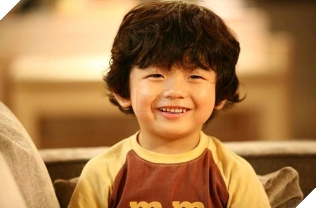 meme cậu bé nhếch miệng cười