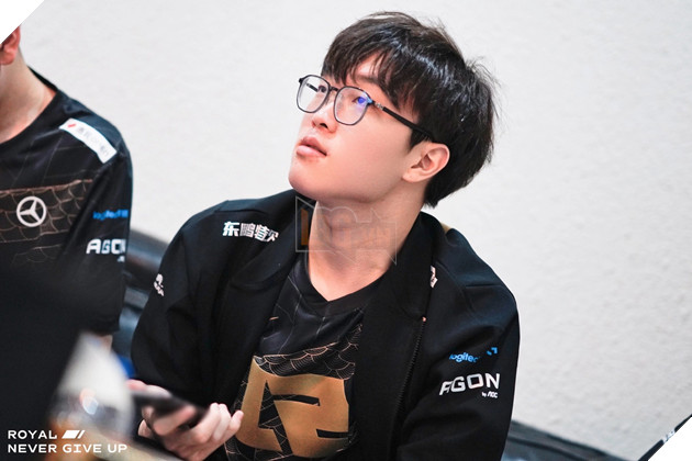 LMHT: Bin thề rằng sẽ không chơi Gangplank thêm một lần nữa chỉ vì HLV của RNG