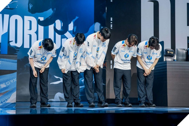 LMHT: Chỉ còn 8 game thủ dự đoán chính xác 100% kết quả các trận đấu CKTG 2022 2