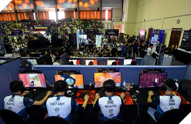 Đấu Trường Máy Tính 2022 - Hành trình đầy cảm xúc của 1 giải đấu đình đám 3