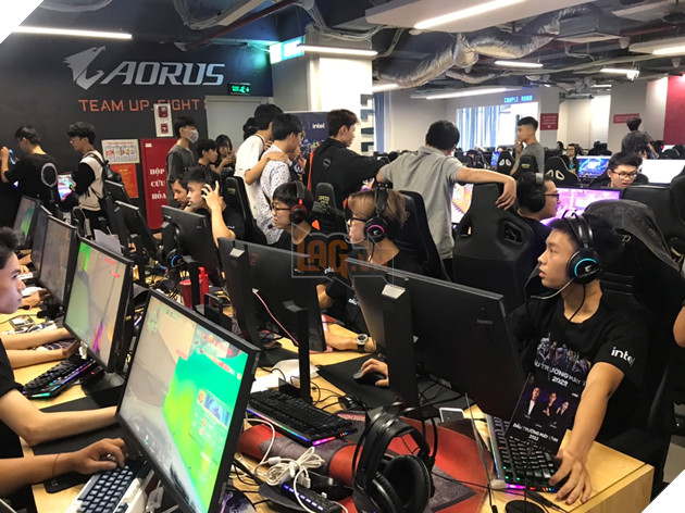 Đấu Trường Máy Tính 2022 - Hành trình đầy cảm xúc của 1 giải đấu đình đám 4