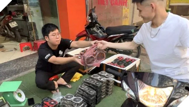 Thanh niên Việt bán card màn hình "đổ đống, cân kí" nổi tiếng cộng đồng mạng thế giới