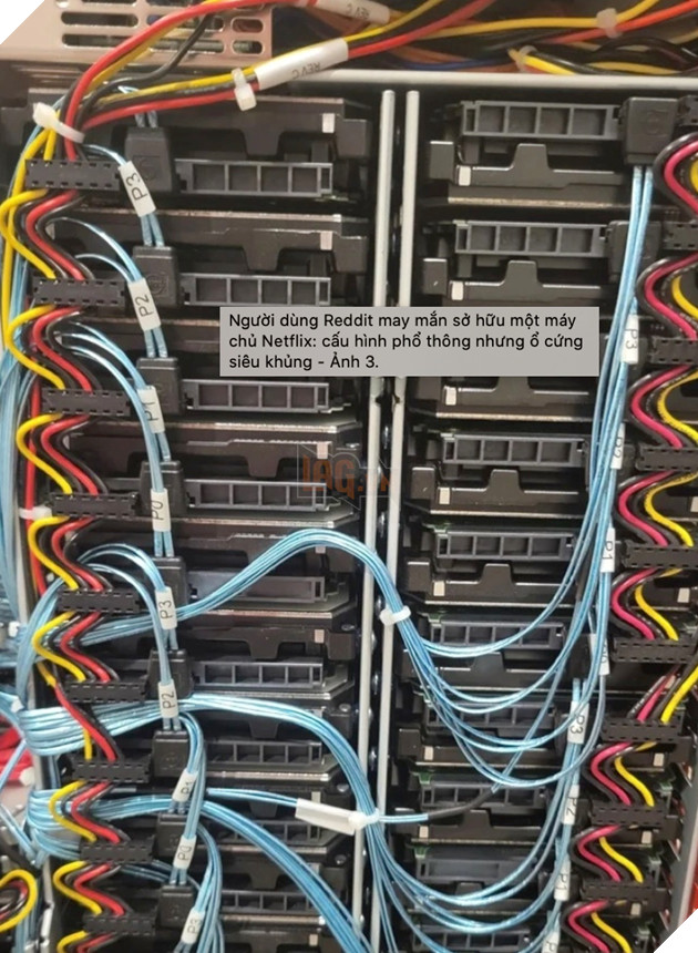 Người dùng Reddit may mắn mua được máy chủ Netflix chứa 36 ổ cứng bên trong