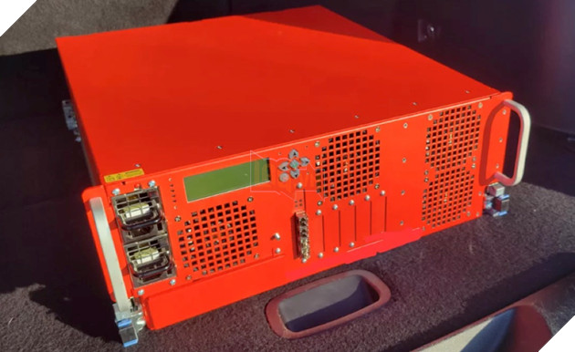 Người dùng Reddit may mắn mua được máy chủ Netflix chứa 36 ổ cứng bên trong