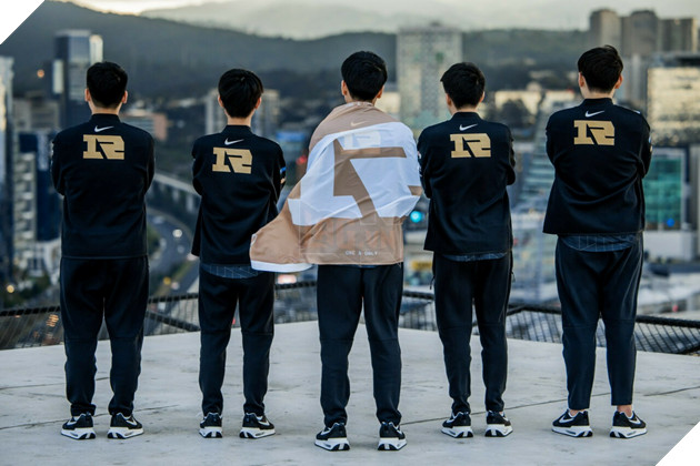 RNG tan rã sau thất bại tại CKTG 2022