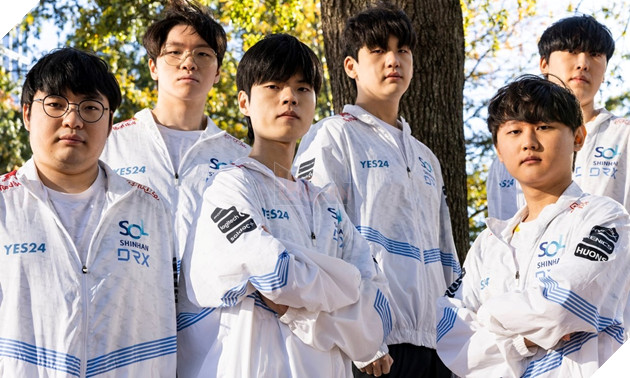 BeryL quyết định không đi du lịch với DRX chỉ để có thời gian chơi Genshin Impact