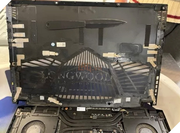 Cục An ninh vận tải phát hiện một con dao được "nằm gọn" bên trong laptop gaming