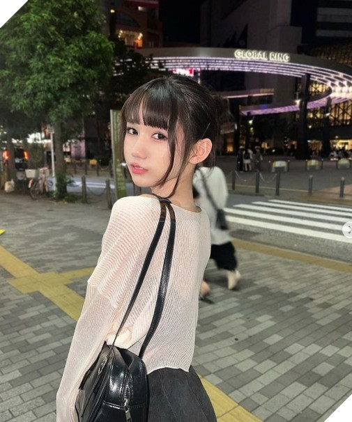 Hóa thân thành một cô gái xinh đẹp, anh chàng trai 16 tuổi gây bão MXH