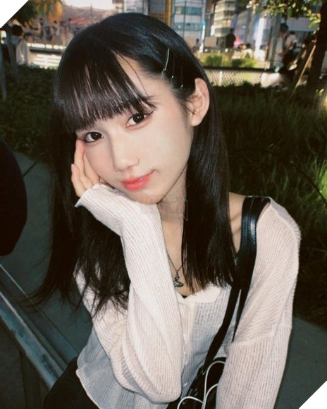 Hóa thân thành một cô gái xinh đẹp, anh chàng trai 16 tuổi gây bão MXH