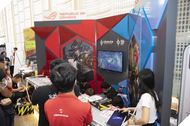 APL 2022: Bầu không khí rộn ràng và háo hức trong ngày thi đấu Bán kết 14