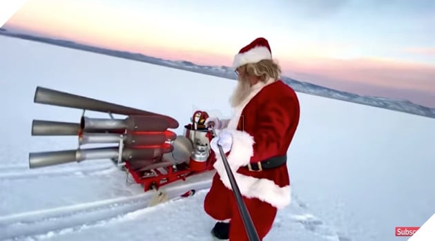 Năm nay, ông già Noel sẽ lái xe trượt tuyết với động cơ phản lực để phát quà cho trẻ em 3