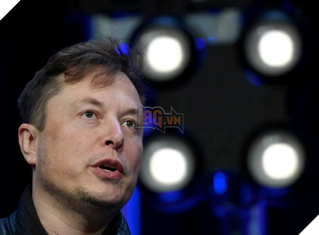 Bị yêu cầu từ chức, Elon Musk "bẻ lái" cho biết chỉ những người dùng có dấu tích xanh mới được bỏ phiếu