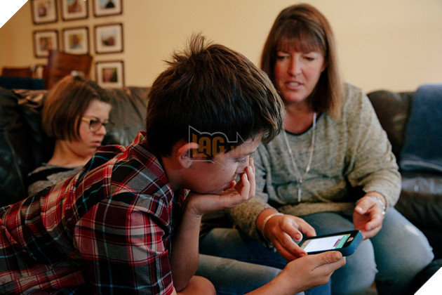 Để con chơi Roblox không kiểm soát, tài khoản ngân hàng của mẹ bay sạch tiền 4