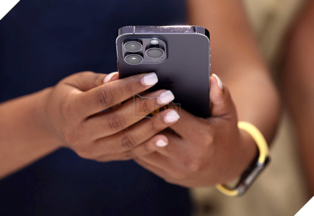 EU đang tìm cách làm cho pin điện thoại trong tương lai dễ dàng thay thế hơn