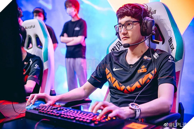 LMHT: WBG Karsa khoe đồng hồ 8 tỷ để chúc mừng Messi vô địch World Cup 2022 