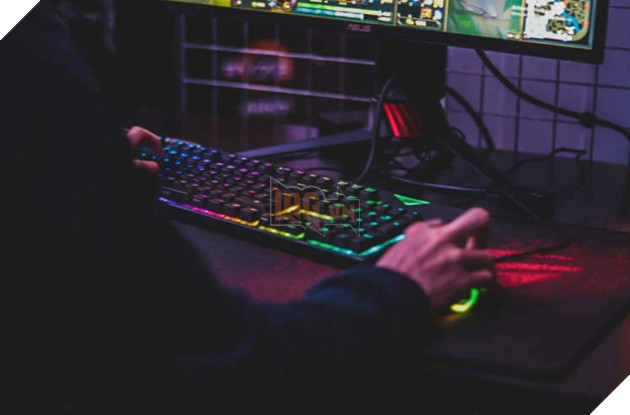 "Lấy độc trị độc", cha mẹ thuê hẳn game thủ đánh bại con mình để trị "bệnh" nghiện game