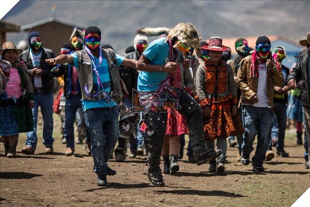 đấm nhau giảng hòa theo phong cách của người peru