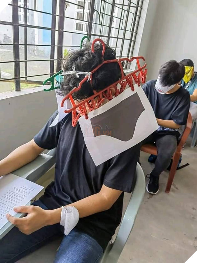 Độc lạ sinh viên Phillipines sáng tạo loạt mũ chống gian lận siêu hài hước và độc đáo
