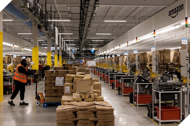 Amazon tiến hành sa thải 17.000 nhân viên 