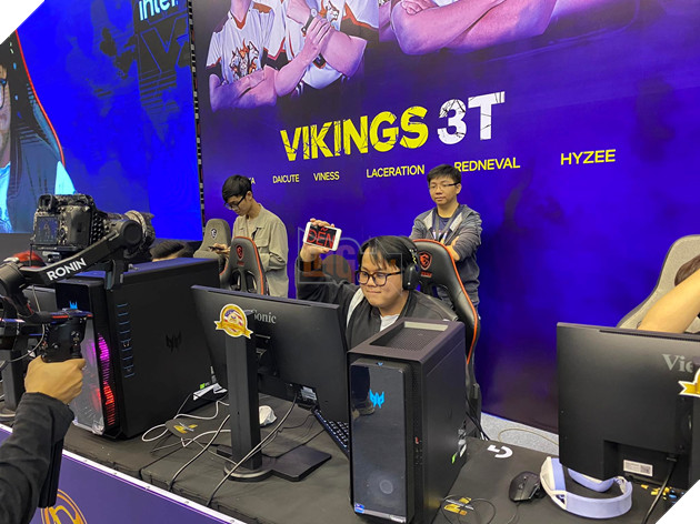 Chung kết Đấu trường Máy tính Mùa 11 thổi bùng không khí sôi nổi tại Nhà thi đấu Hồ Xuân Hương 15