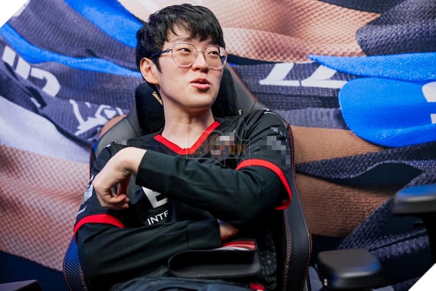 LMHT: Suýt tí nữa thì Faker và Uzi đã cùng thi đấu chung màu áo với nhau