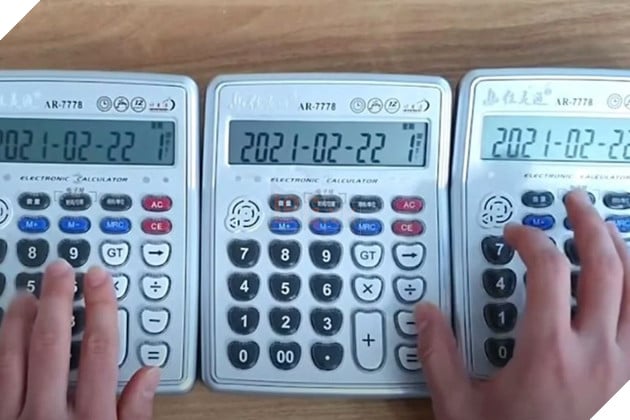 "Pháp sư" Hàn Quốc biến máy tính cầm tay thành nhạc cụ "độc lạ"