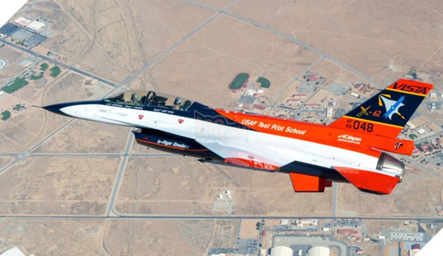 Máy bay chiến thuật được tích hợp AI, có thể tự lái trên không 17 giờ