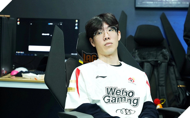 LMHT: Cộng đồng nhắc đến SofM sau khi thấy TheShy feed quên lối về tại LPL Mùa Xuân 2023