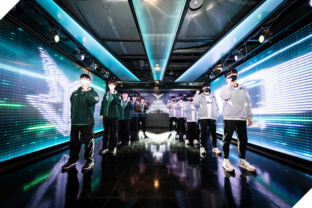 LMHT: Cộng đồng tiếc nuổi cho Ngài Morgan khi phải gồng gánh những người đồng đội của mình