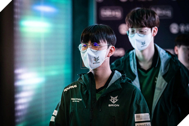 LMHT: Cộng đồng tiếc nuổi cho Ngài Morgan khi phải gồng gánh những người đồng đội của mình