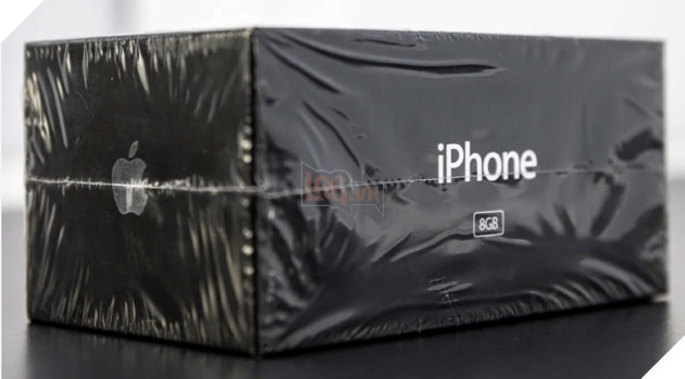 Một chiếc iPhone đời đầu (2007) nguyên seal, được bán đấu giá với giá 1,5 tỷ đồng