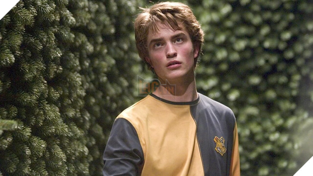 Thêm một bản mod Hogwarts Legacy thay đổi chổi bay thành Cedric Diggory mà nó lạ lắm