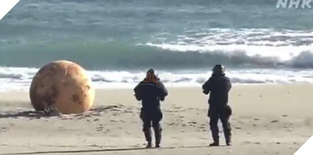 nhật bản xuất hiện quả cầu bí ẩn