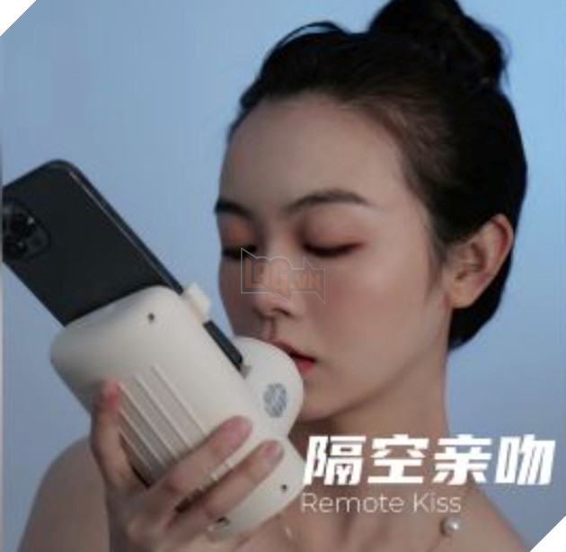 Remote Kiss, thiết bị "hôn trực tuyến" của Trung Quốc gây xôn xao mạng xã hội. 