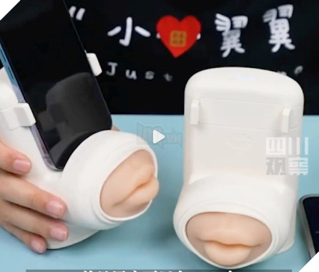 Remote Kiss, thiết bị "hôn trực tuyến" của Trung Quốc gây xôn xao mạng xã hội. 