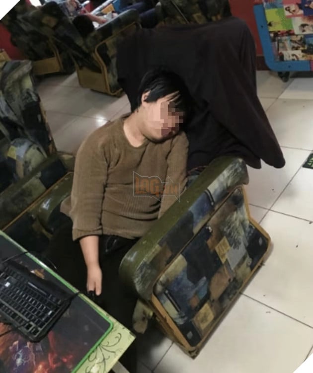 Hoảng hồn nam game thủ đóng đô tại quán net suốt 6 tháng để cày game liên tục