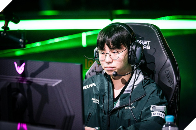 LMHT: HLV của BRO mong các tuyển thủ có thể giữ bình tĩnh khi đối đầu với T1
