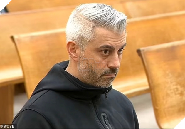 Một giáo viên trung học bị bắt vì đào coin trái phép tại trường