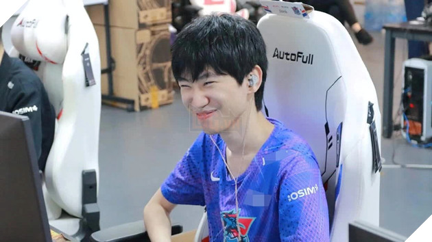 LMHT: Tự so mình với Messi và Ronaldo, Doinb bị chỉ trích là quá ngông cuồng