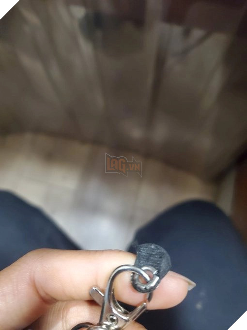 Nữ streamer bị giật điện thoại ngay ngoài phố khi đang livestream giao lưu với fan