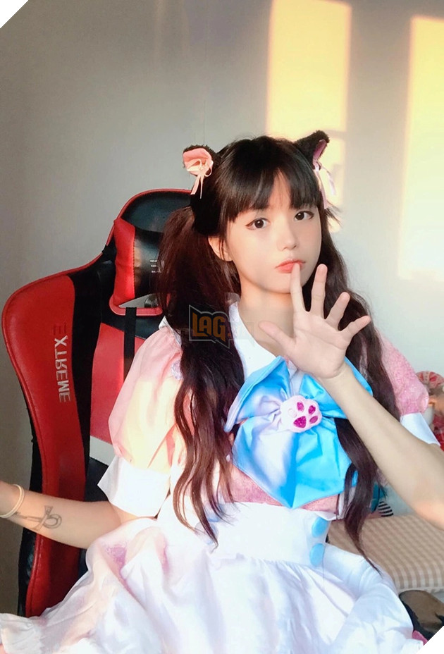 Từ phong cách dễ thương, nữ streamer chuyển sang lối ăn mặc gợi cảm khiến fan tiếc nuối