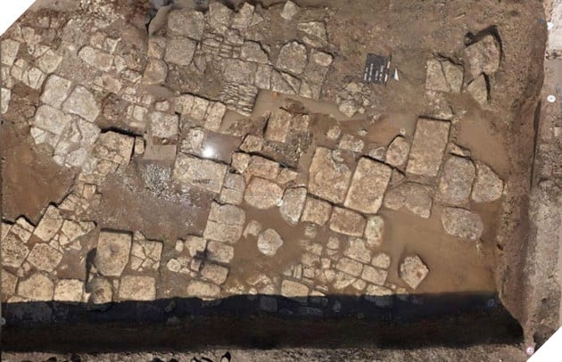 Bức tượng pharaoh Ai Cập năm 589 trước Công nguyên được khai quật tại đền thờ mặt trời