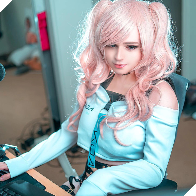 LMHT: Sneaky đang cực kì ăn nên làm ra trên nền tảng kinh doanh hình ảnh trả phí