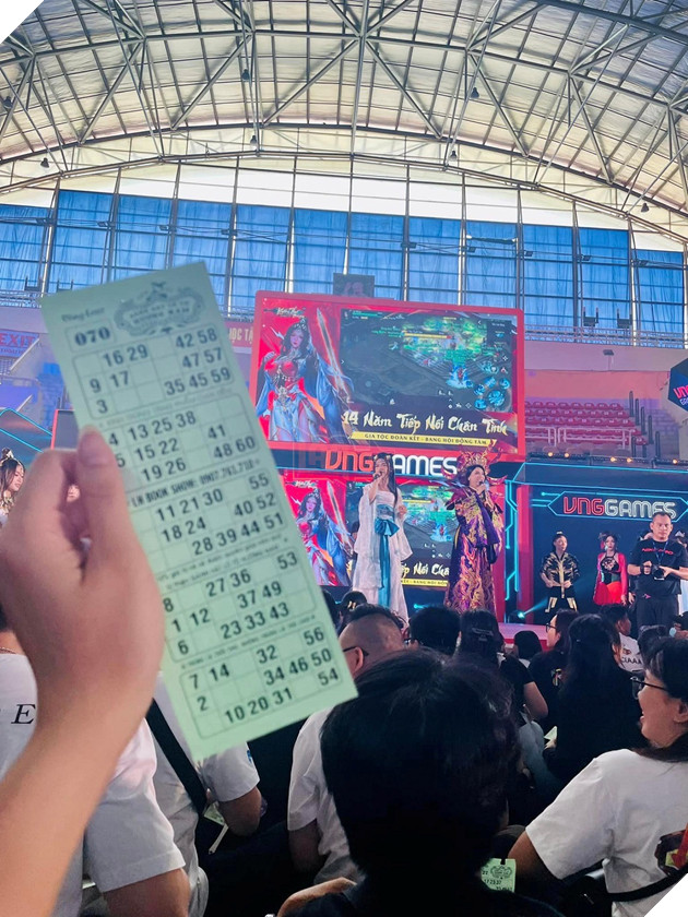 Dòng game Võ Lâm Truyền Kỳ chiếm trọn “Spotlight” Vietnam GameVerse 2023 với màn hô Lô Tô cực vui nhộn 8